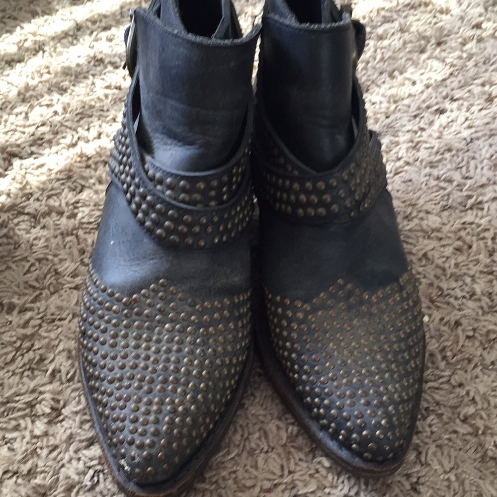 Jeffrey Campbell